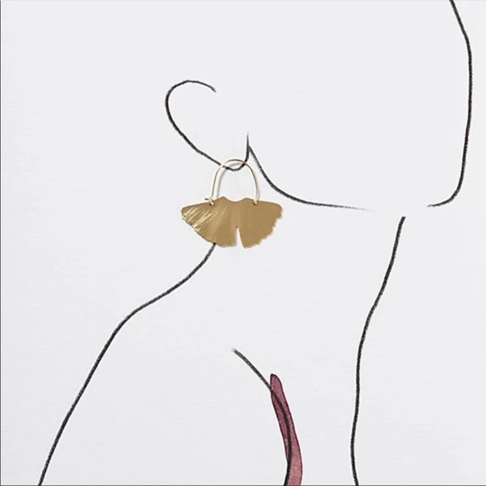 14k Gold Ginkgo Leaf Earring - Picture 2 of 5